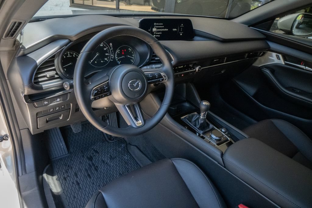 Used 2026 MAZDA MAZDA3 2.5 S Hatchback w/ Premium Pkg FWD image 12