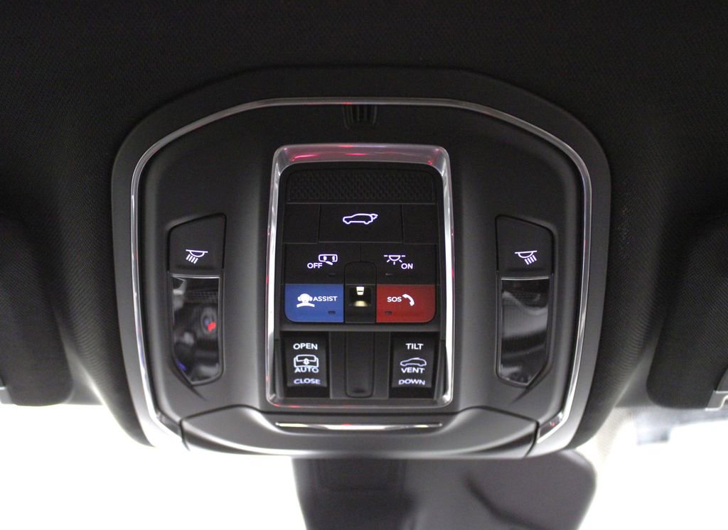 New 2025 Jeep Grand Cherokee Altitude image 23