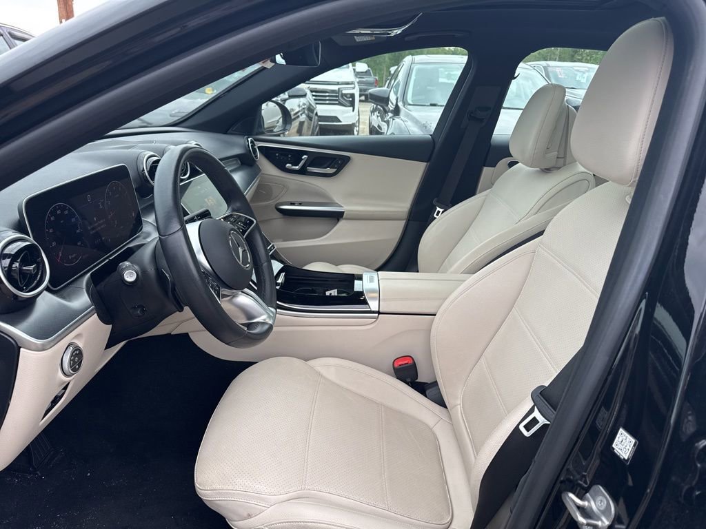 Used 2025 Mercedes-Benz C 300 4MATIC Sedan image 5