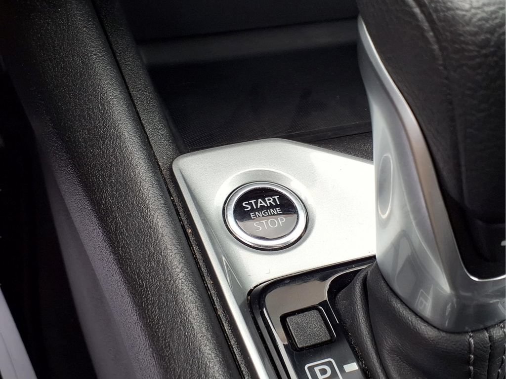 Used 2025 Nissan Altima 2.5 SV FWD image 15