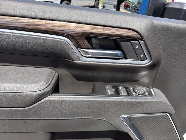 Used 2026 Chevrolet Silverado 2500 LT w/ Z71 Chrome Sport Edition AWD/4WD image 15
