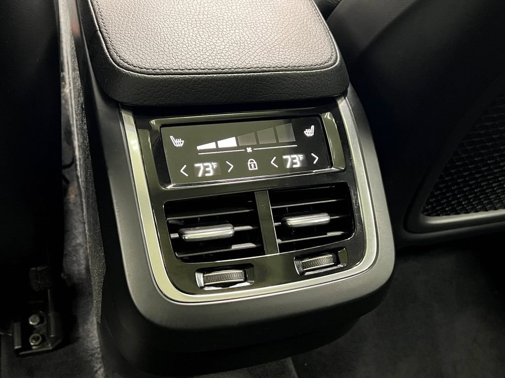 Used 2020 Volvo XC90 T6 Momentum AWD/4WD image 28