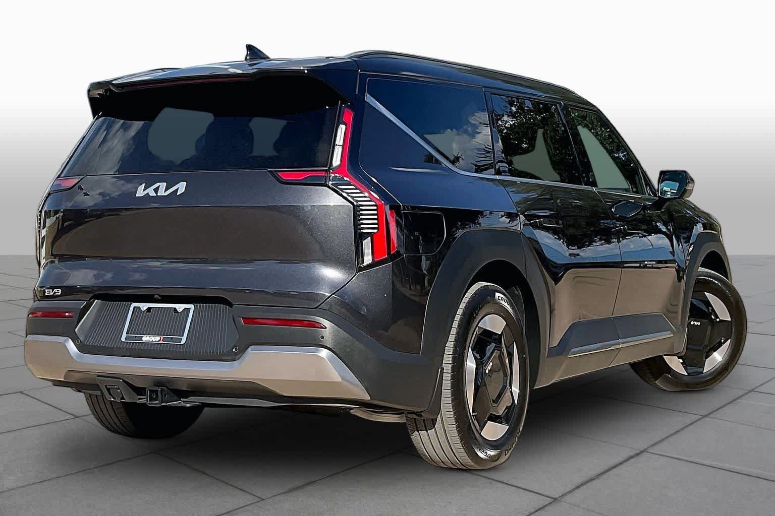 Used 2024 Kia EV9 Wind AWD/4WD image 12