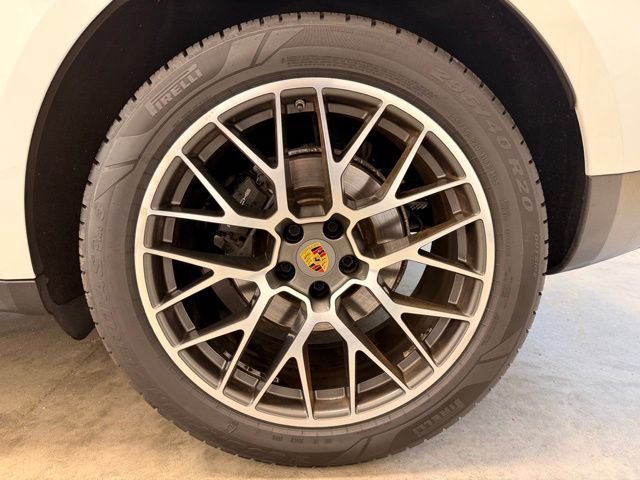 Used 2018 Porsche Macan Sport Edition AWD/4WD image 12