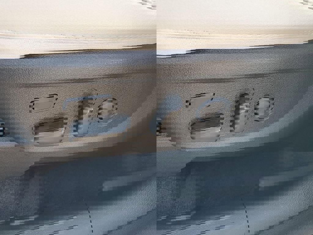 Used 2021 Kia Telluride SX w/ Towing Package image 7