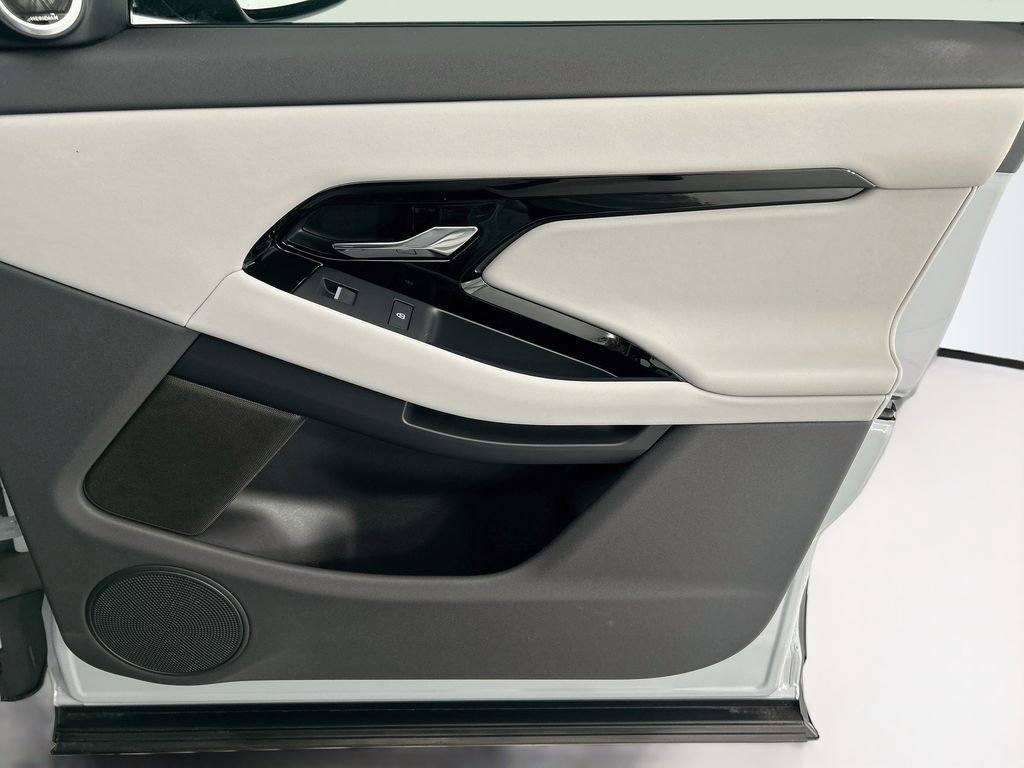 New 2026 Land Rover Range Rover Evoque Hoxton AWD/4WD image 24