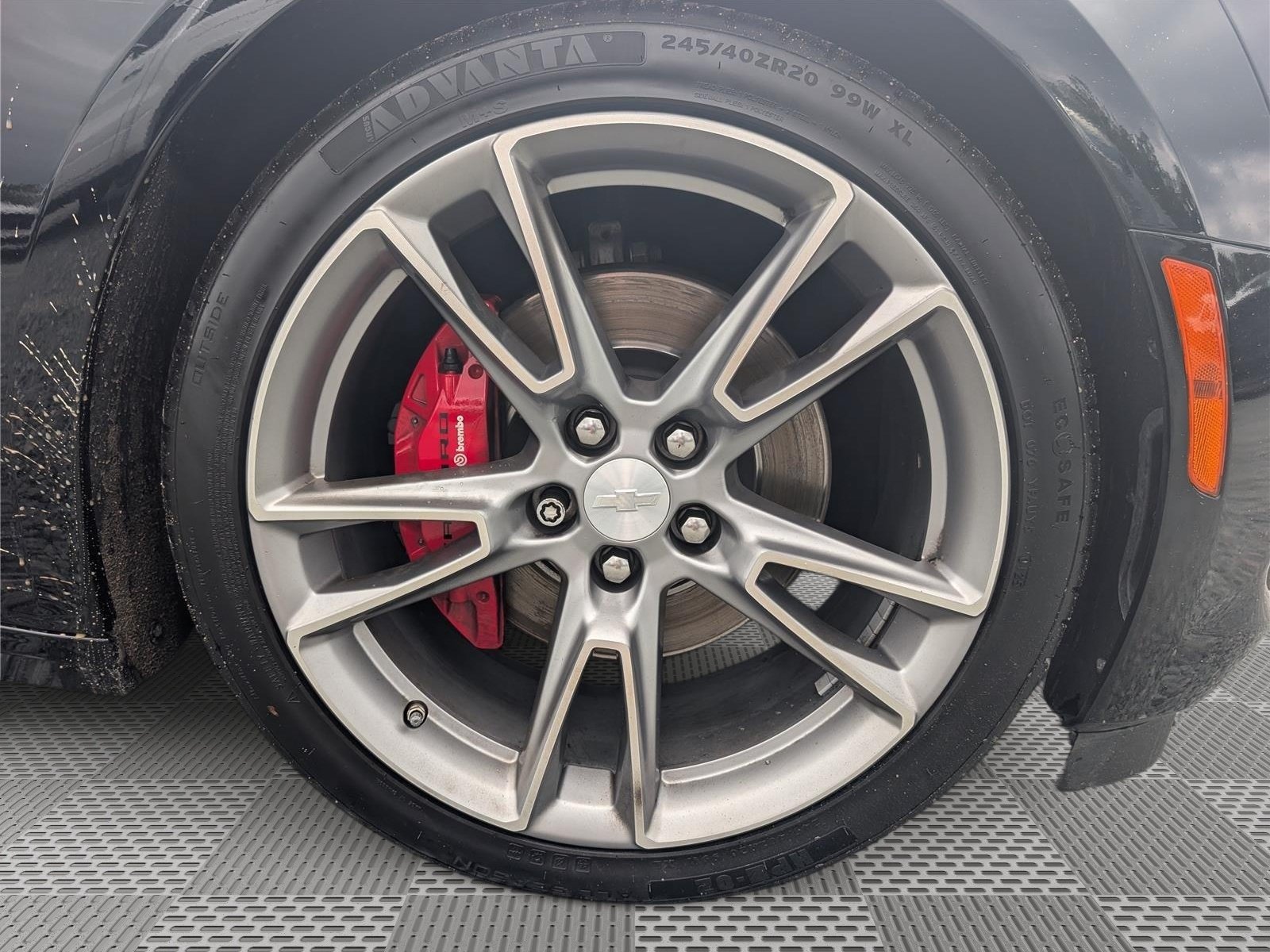 Used 2020 Chevrolet Camaro SS RWD image 9