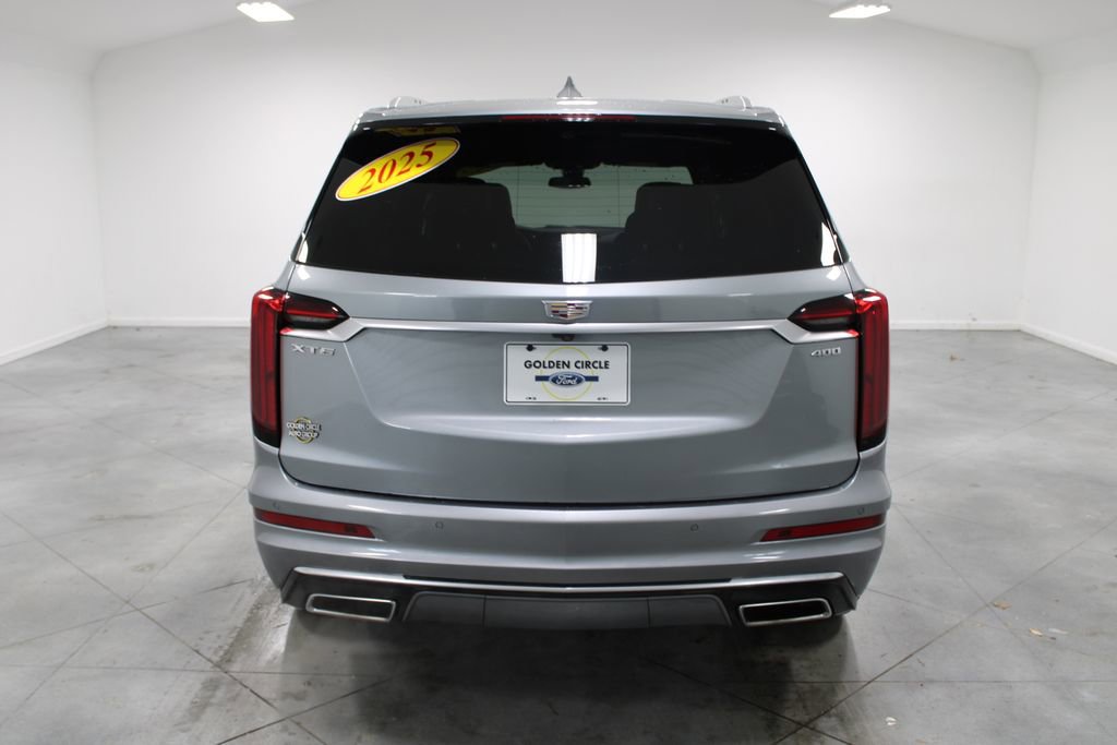 Used 2025 Cadillac XT6 Premium Luxury image 8