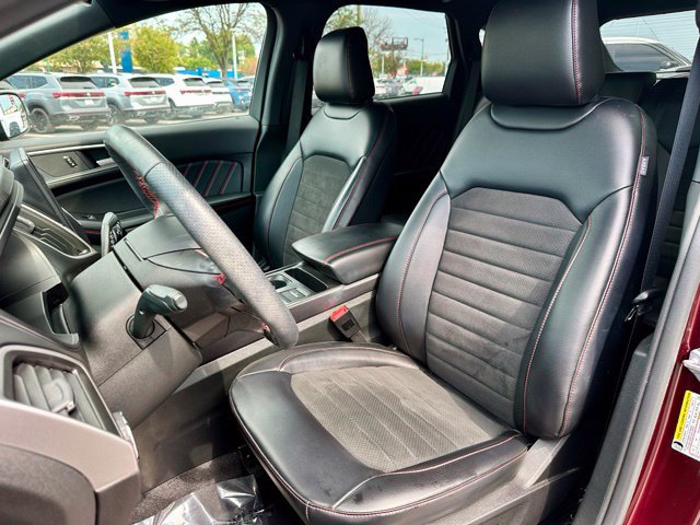 Used 2024 Ford Edge ST-Line AWD/4WD image 13