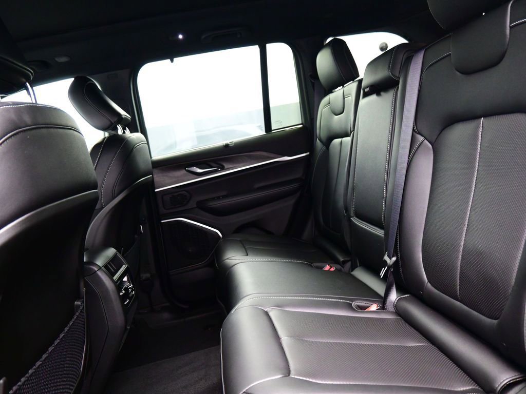 New 2025 Jeep Grand Cherokee Limited 4xe w/ Luxury Tech Group II image 14