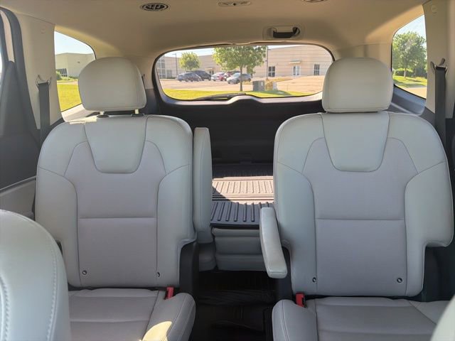 Certified 2022 Kia Telluride S FWD image 11