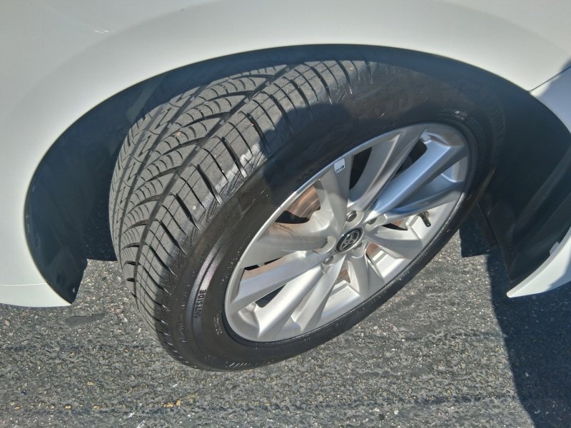 Used 2023 Toyota Corolla LE w/ LE Convenience Package FWD image 18