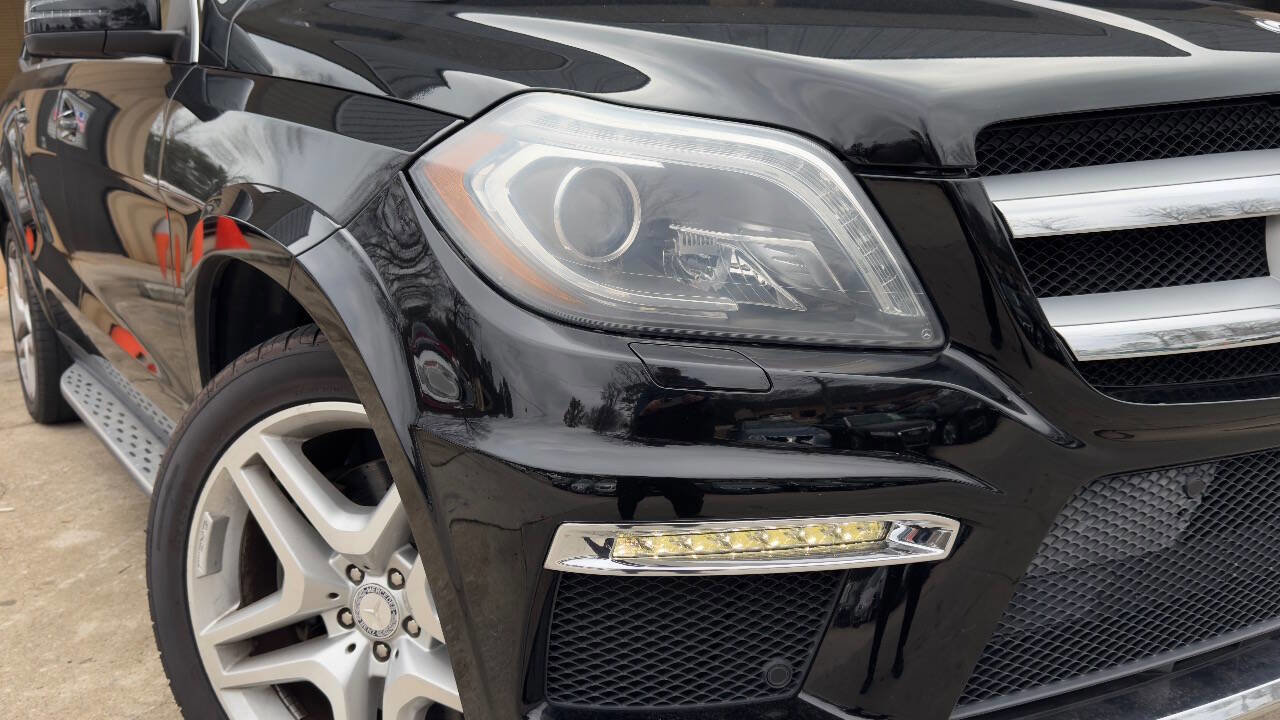 Used 2014 Mercedes-Benz GL 550 4MATIC image 3