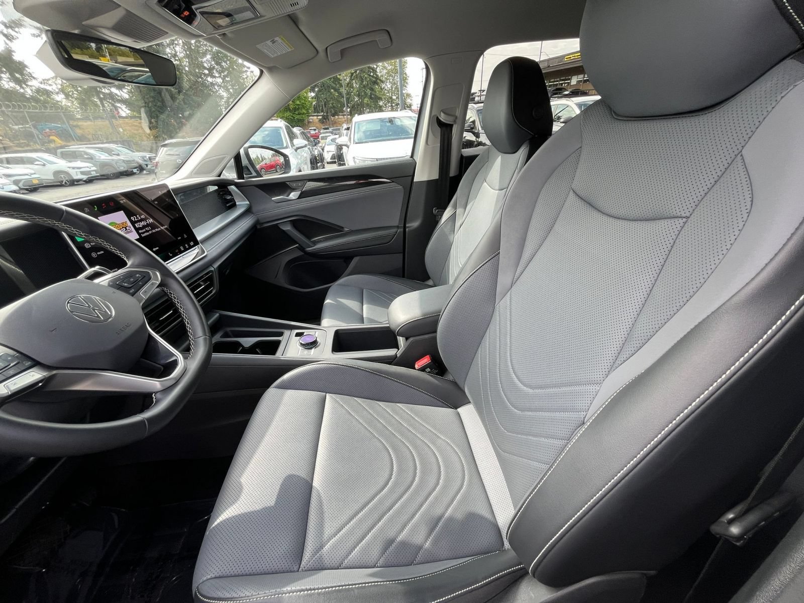Used 2026 Volkswagen Tiguan SE AWD/4WD image 28