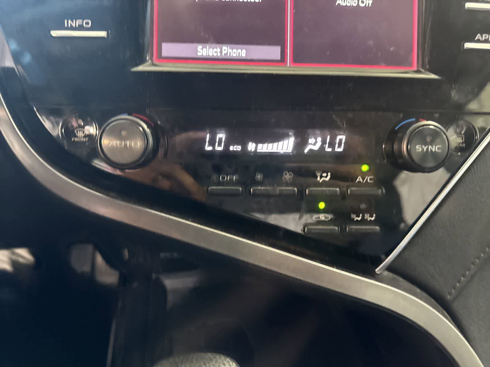 Used 2018 Toyota Camry LE FWD image 24