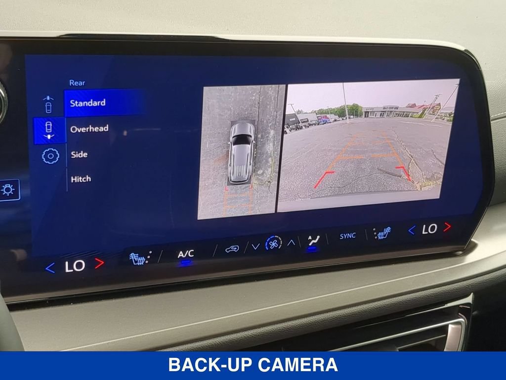 New 2026 Chevrolet Traverse LT w/ Driver Confidence Package AWD/4WD image 15