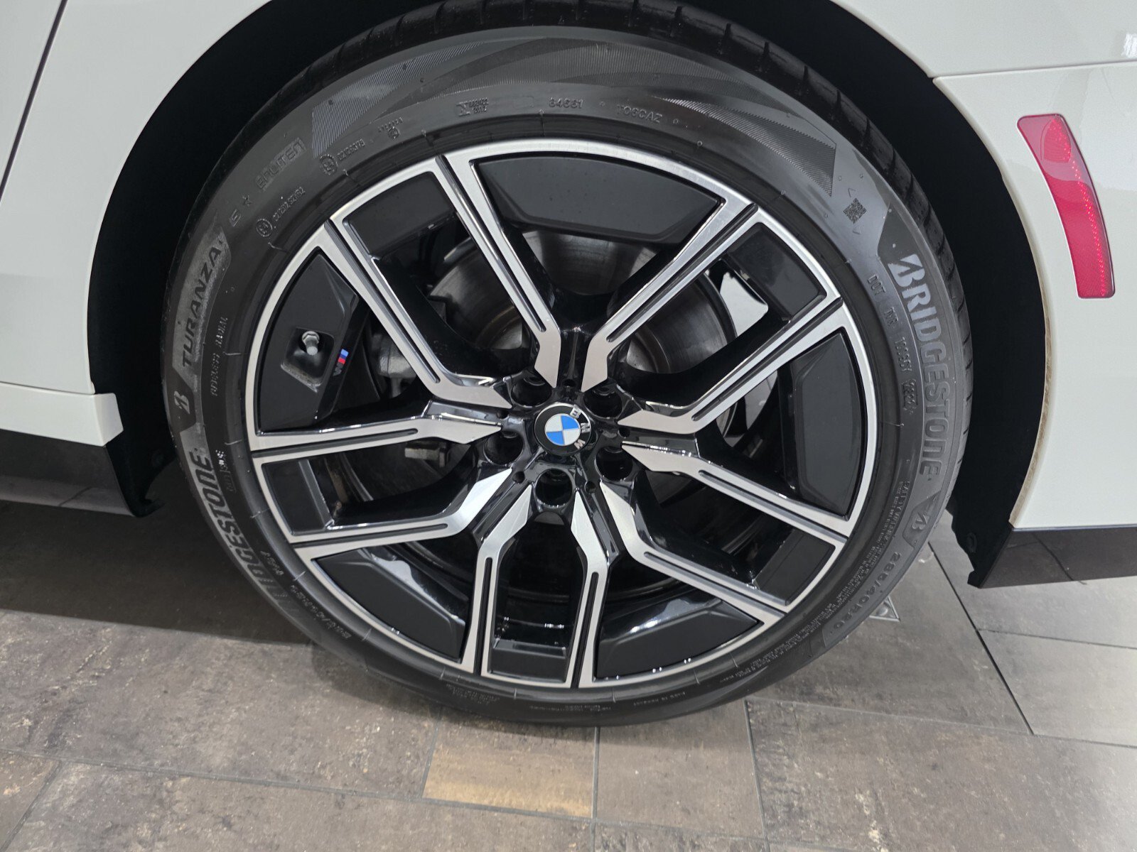 Used 2025 BMW 740i xDrive AWD/4WD image 14