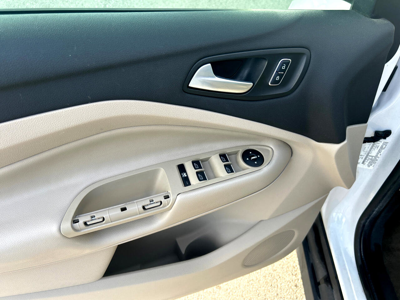 Used 2015 Ford C-MAX SE w/ Cargo Management Package image 11