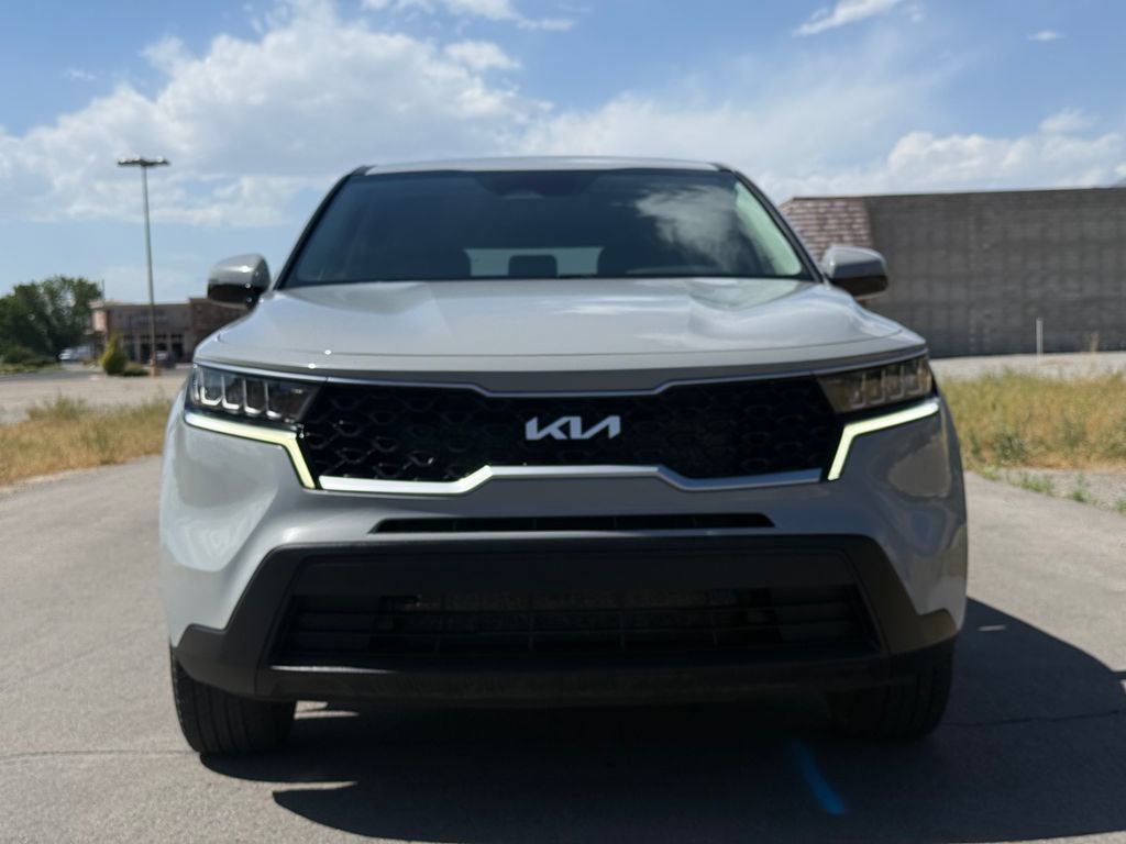 Used 2022 Kia Sorento LX AWD/4WD image 5