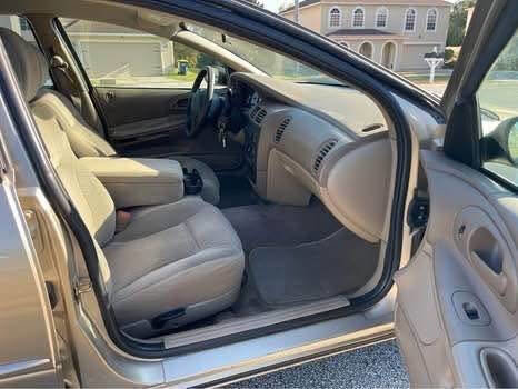 Used 2004 Dodge Intrepid SE image 9