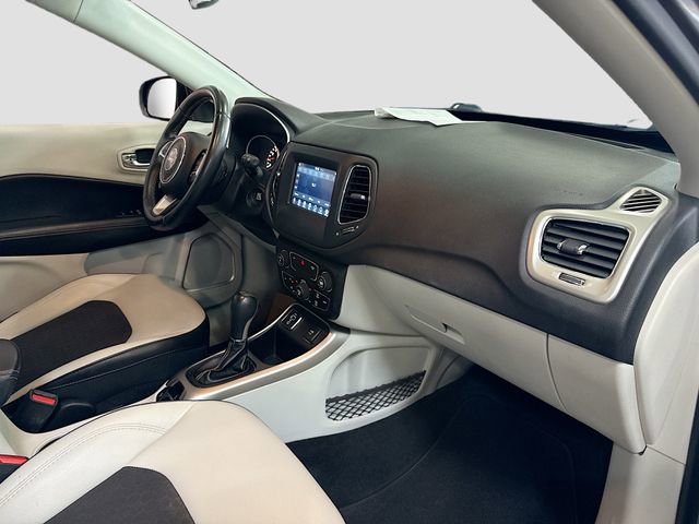 Used 2019 Jeep Compass Latitude w/ Popular Equipment Group FWD image 27