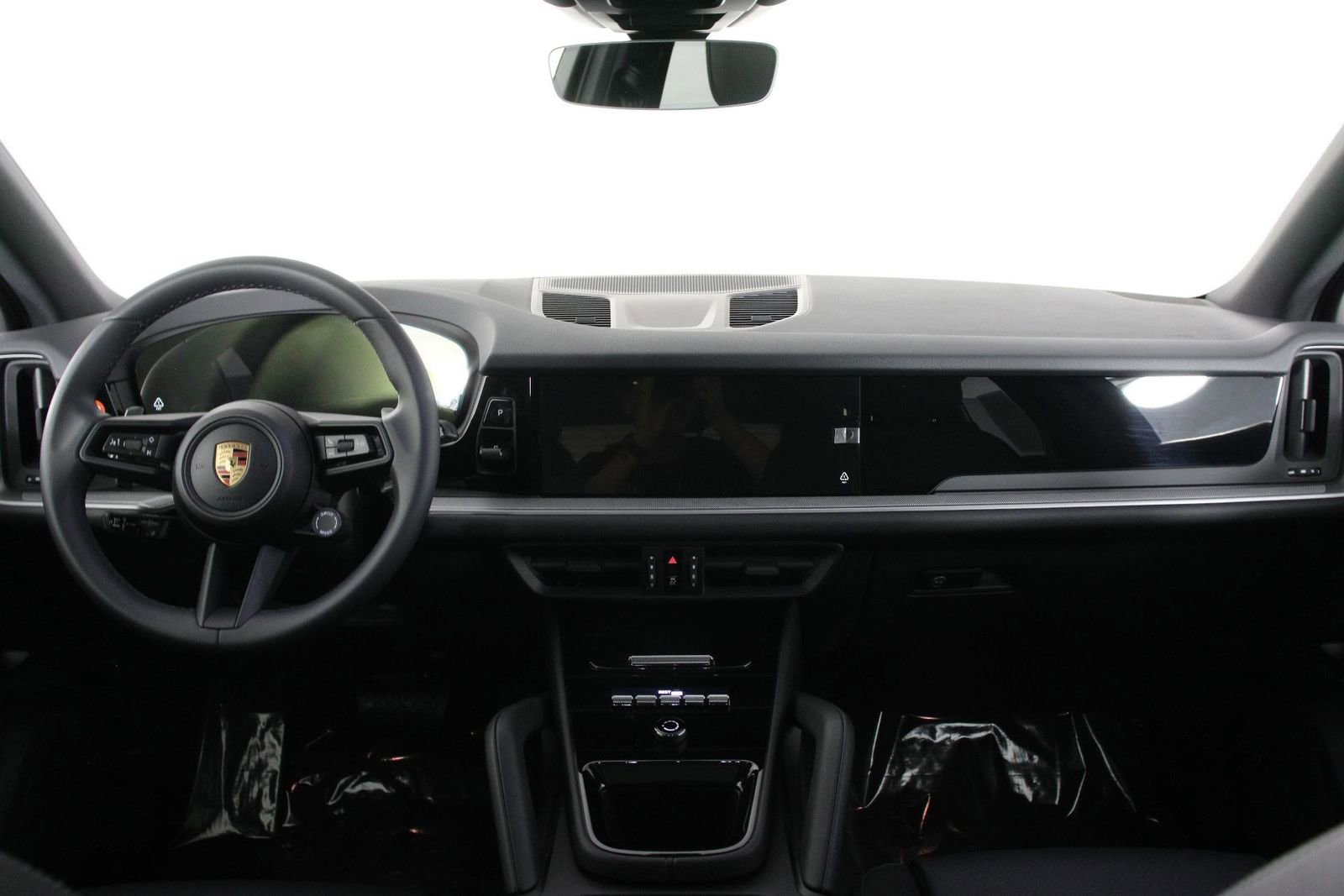 Certified 2025 Porsche Cayenne image 11
