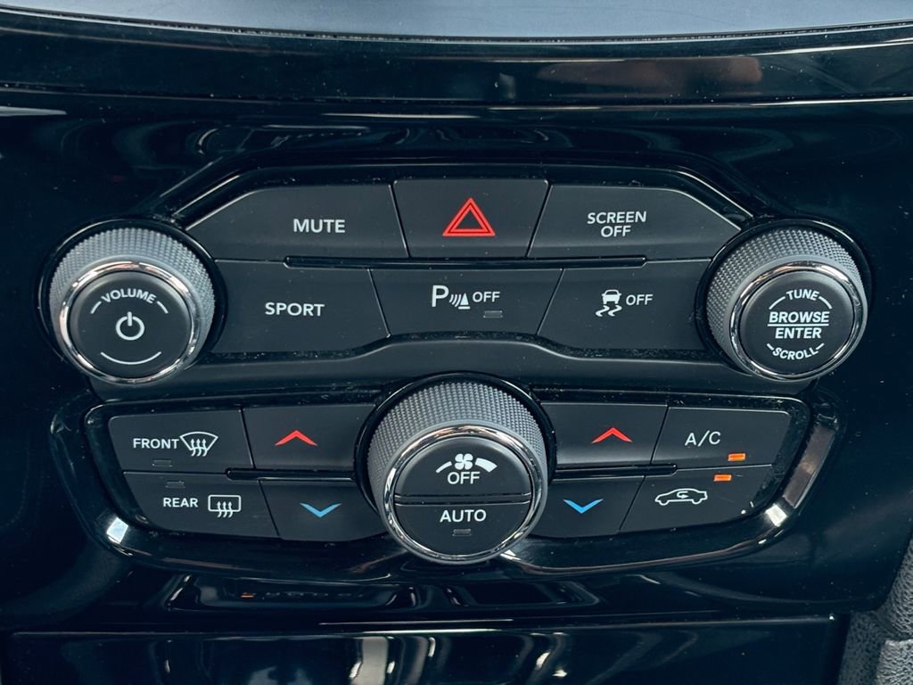 Used 2021 Chrysler 300 S image 28