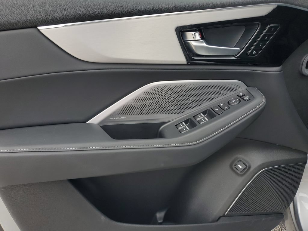 Certified 2026 Acura MDX w/ Technology Package FWD image 19