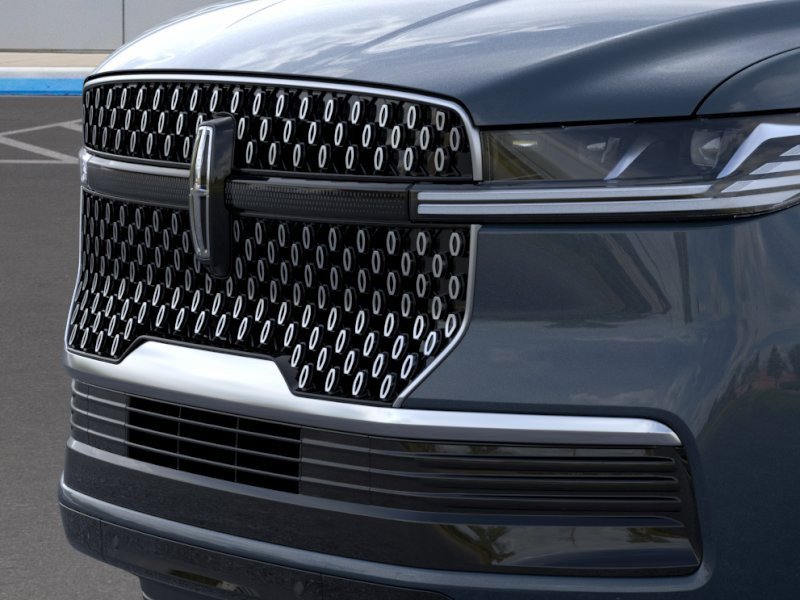 New 2026 Lincoln Navigator L Premier AWD/4WD image 17