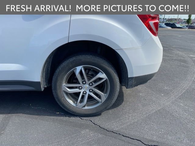 Used 2017 Chevrolet Equinox Premier w/ Enhanced Convenience Package FWD image 9