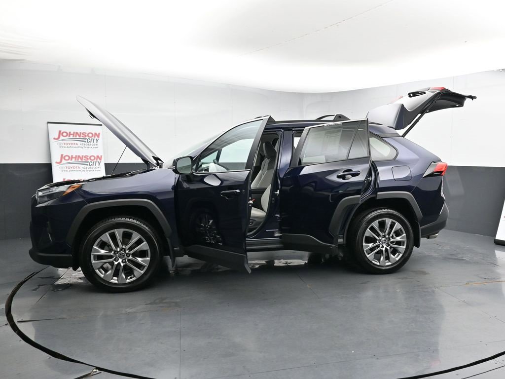 Used 2023 Toyota RAV4 XLE Premium image 44