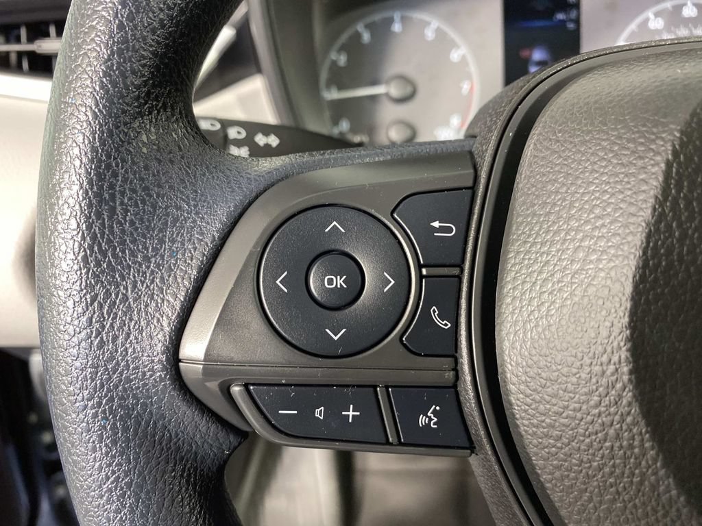 Used 2025 Toyota Corolla LE FWD image 15