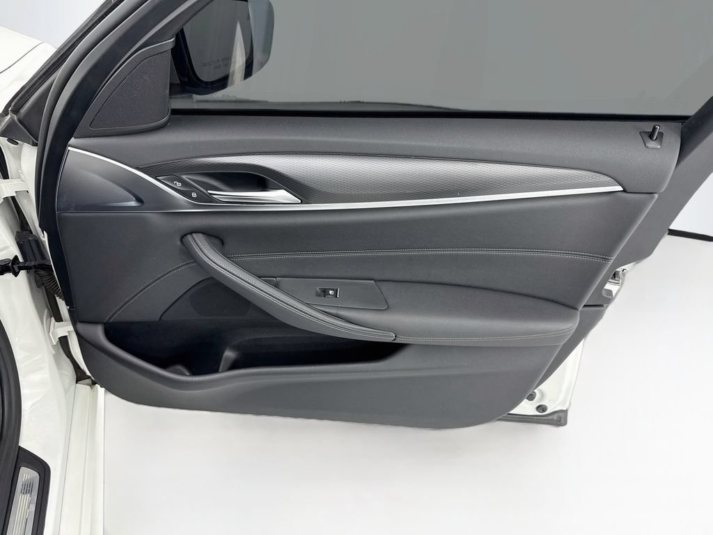 Used 2022 BMW 530i w/ M Sport Package RWD image 24