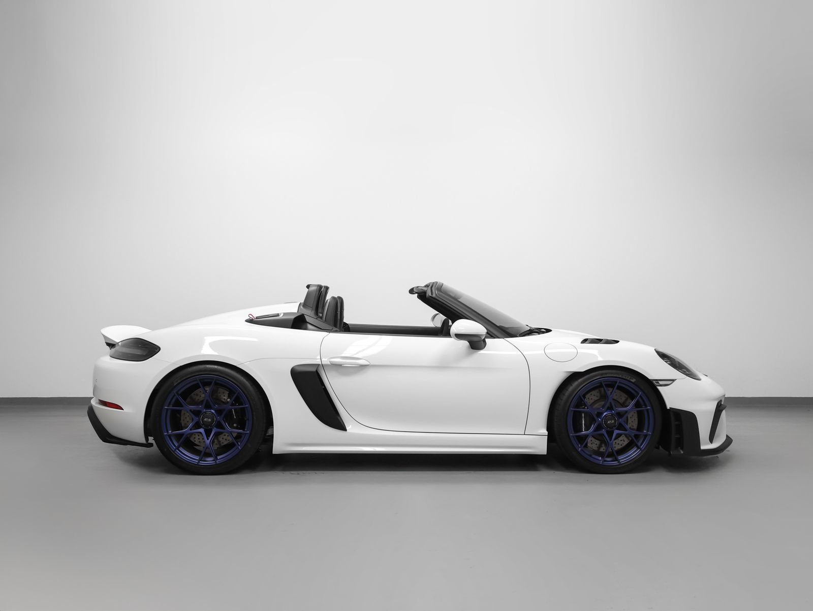 Certified 2025 Porsche 718 Boxster Spyder RS w/ Light Design Package RWD image 16