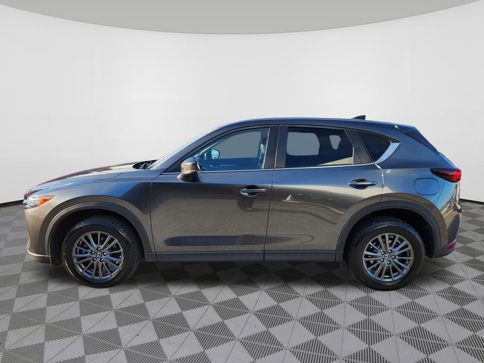 Used 2019 MAZDA CX-5 Touring image 5