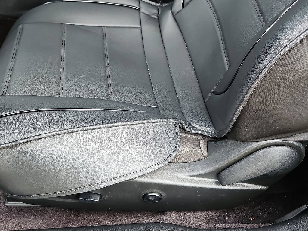 Used 2015 Dodge Challenger R/T w/ Quick Order Package 28B R/T RWD image 17