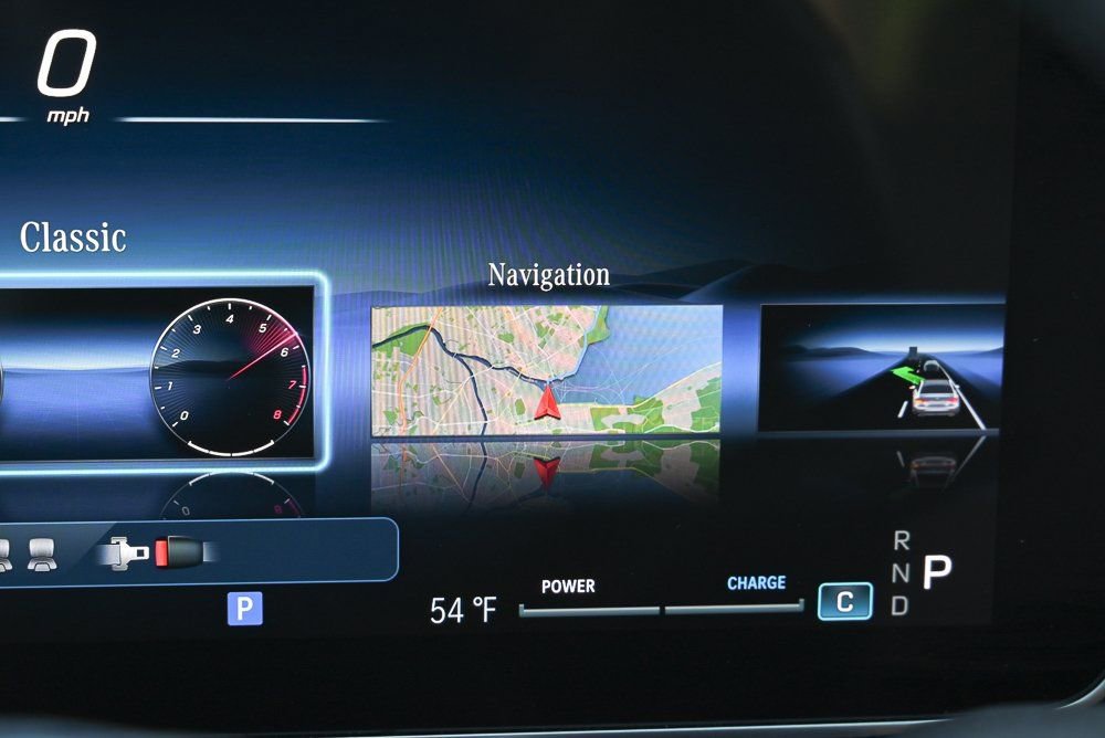 Used 2025 Mercedes-Benz C 300 Sedan image 30