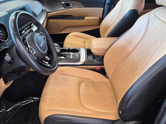Used 2024 Kia Carnival LX FWD image 15