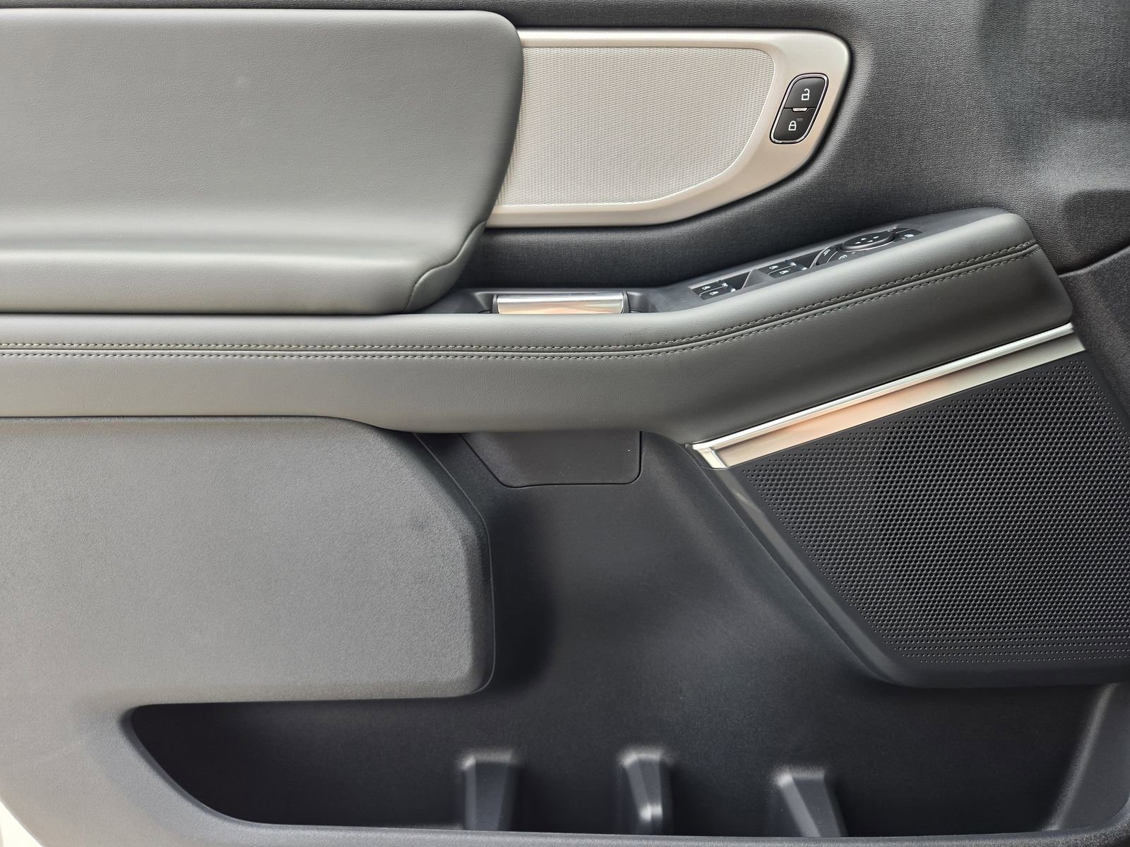New 2026 Ford Expedition Active RWD image 24