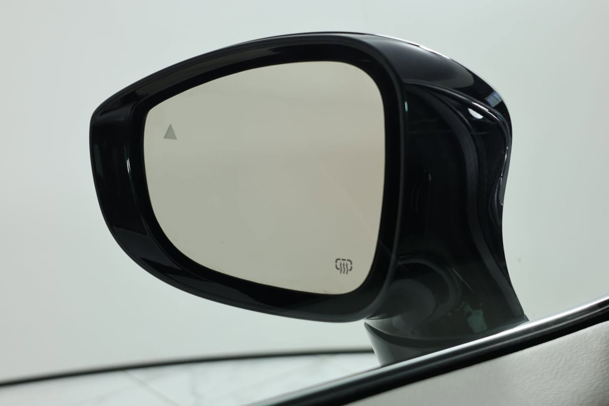 Used 2024 Chrysler Pacifica Limited FWD image 18