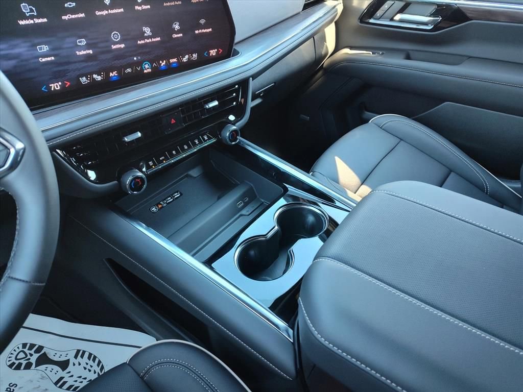 New 2026 Chevrolet Suburban Premier image 13