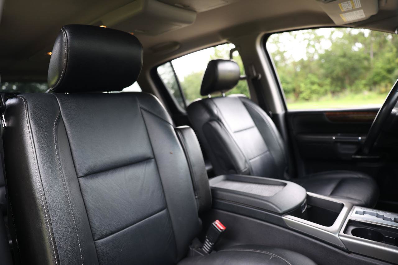 Used 2010 Nissan Armada Titanium RWD image 16