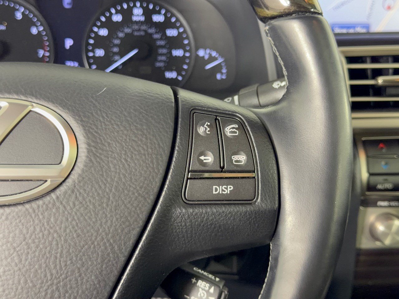 Used 2013 Lexus LS 460 w/ Comfort Pkg RWD image 19