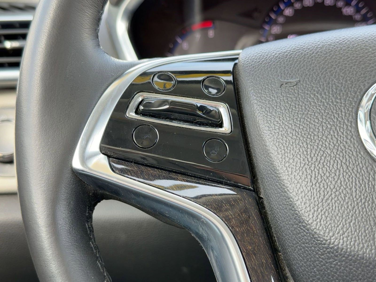 Used 2014 Cadillac SRX Luxury w/ Driver Awareness Package image 16