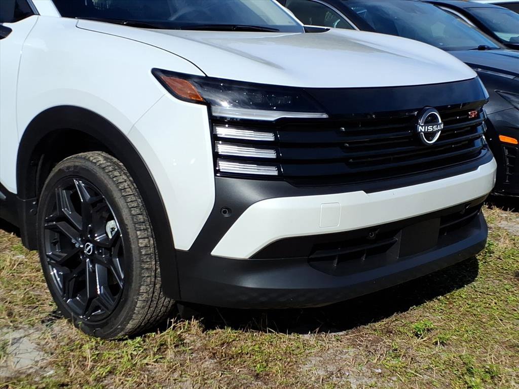 Used 2025 Nissan Kicks SR image 7