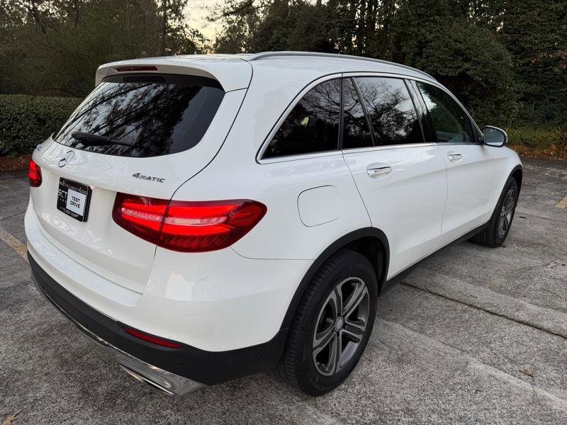 Used 2017 Mercedes-Benz GLC 300 4MATIC image 10