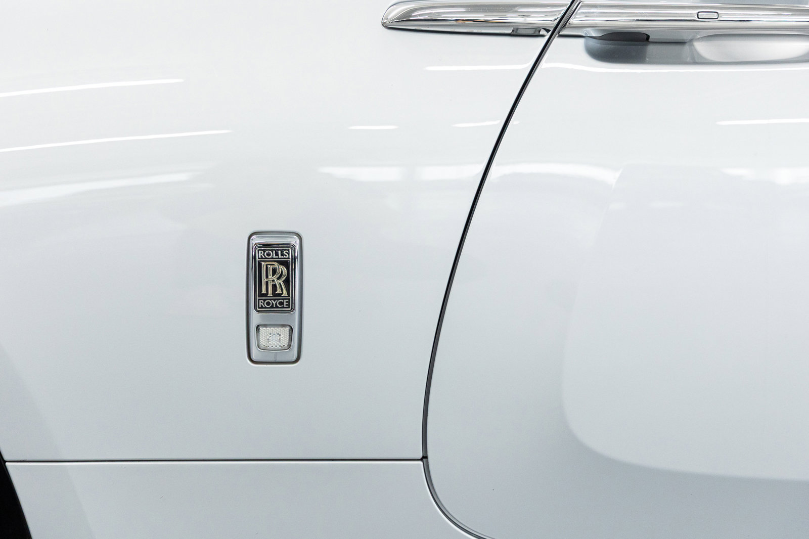 Used 2017 Rolls-Royce Dawn image 22