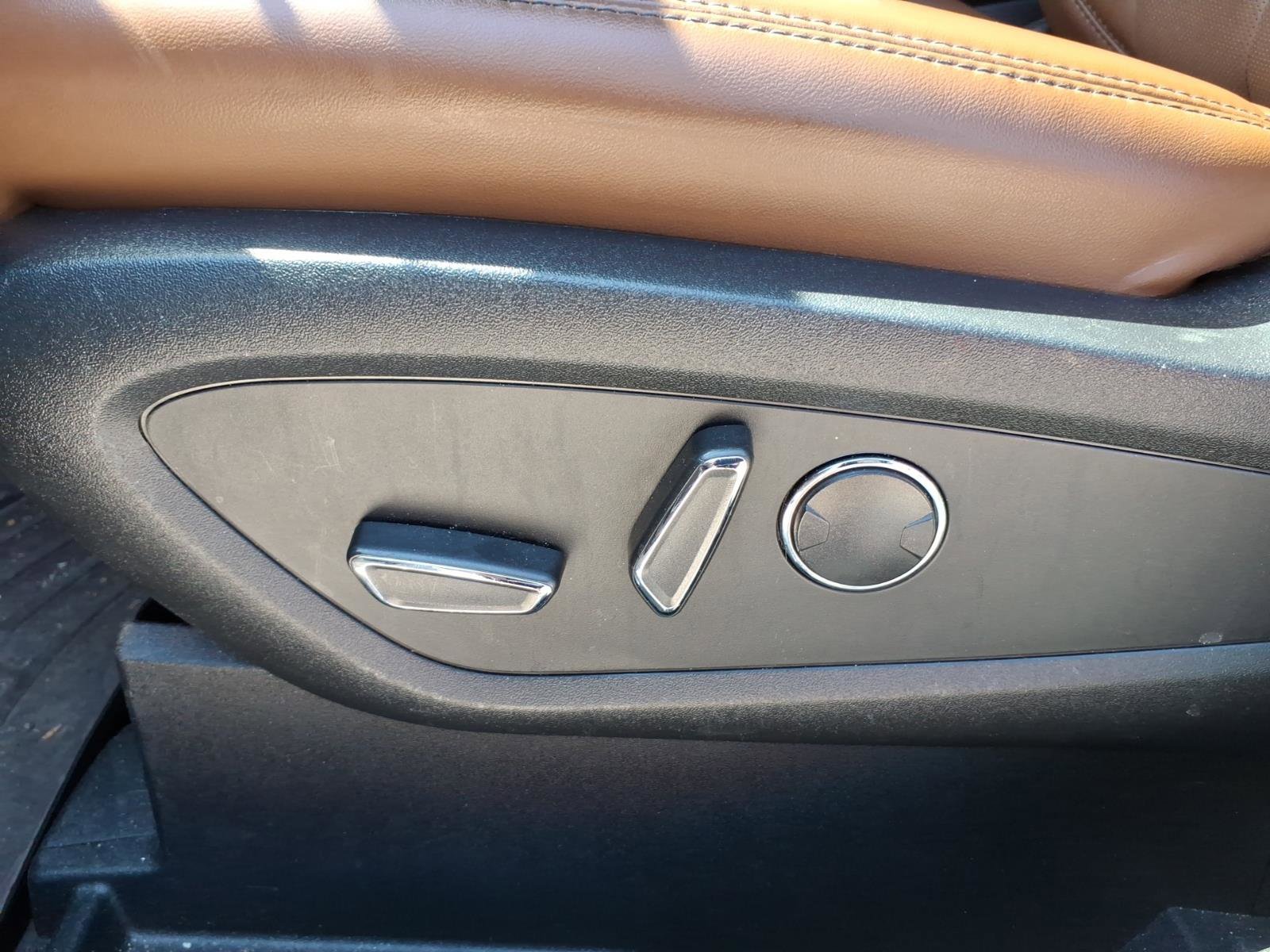 Used 2022 Lincoln Nautilus Reserve image 13