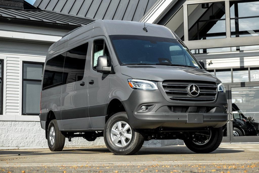 Used 2025 Mercedes-Benz Sprinter 2500 image 1