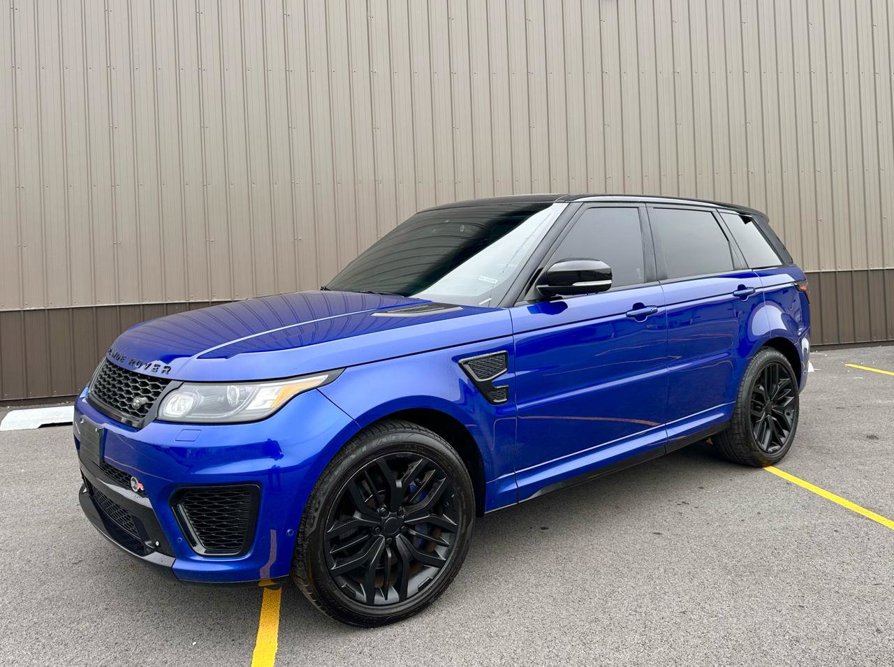 Used 2015 Land Rover Range Rover Sport SVR image 34